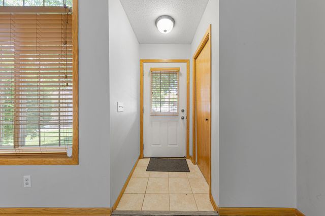 15325 Greenhaven Lane 106, Burnsville, MN 55306