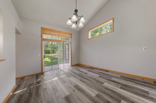 15325 Greenhaven Lane 106, Burnsville, MN 55306