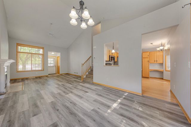 15325 Greenhaven Lane 106, Burnsville, MN 55306