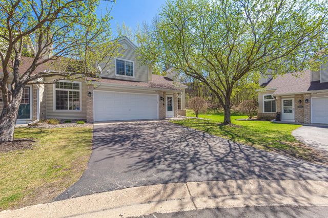 15325 Greenhaven Lane 106, Burnsville, MN 55306