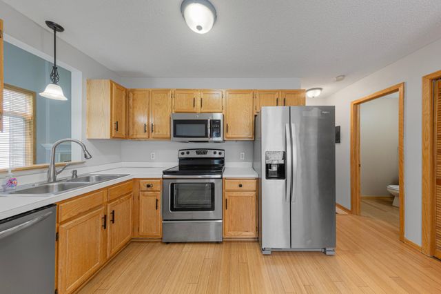 15325 Greenhaven Lane 106, Burnsville, MN 55306