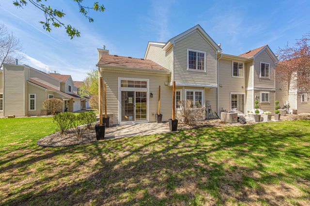 15325 Greenhaven Lane 106, Burnsville, MN 55306