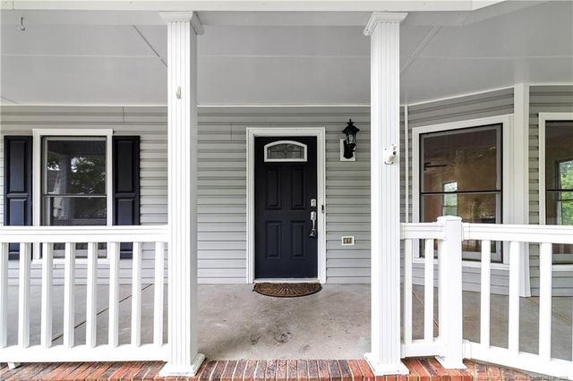 6241 Hedingham Drive, Hope Mills, NC 28348