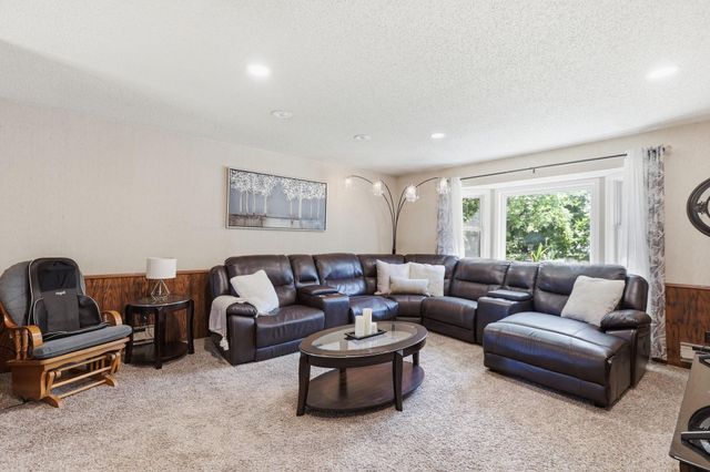 154 Yoho Drive, Anoka, MN 55303