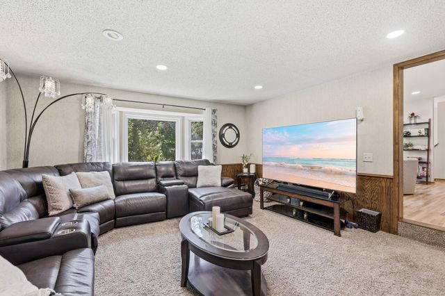 154 Yoho Drive, Anoka, MN 55303
