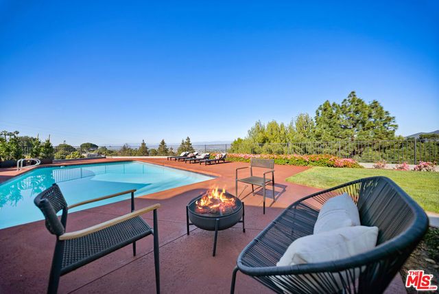 11107 Mountcastle Drive, Studio City, CA 91604