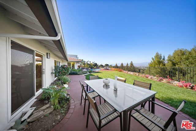 11107 Mountcastle Drive, Studio City, CA 91604