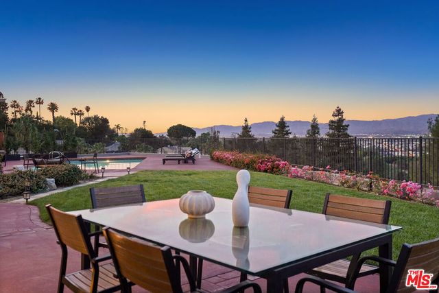 11107 Mountcastle Drive, Studio City, CA 91604