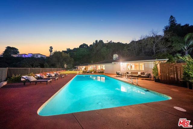 11107 Mountcastle Drive, Studio City, CA 91604