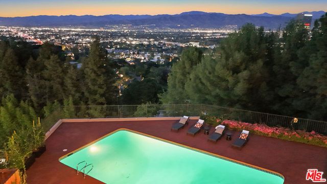 11107 Mountcastle Drive, Studio City, CA 91604