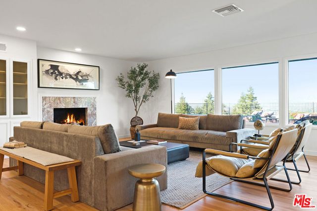 11107 Mountcastle Drive, Studio City, CA 91604