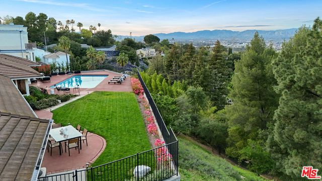 11107 Mountcastle Drive, Studio City, CA 91604