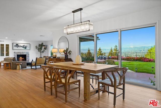 11107 Mountcastle Drive, Studio City, CA 91604