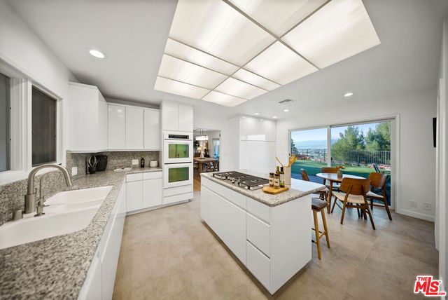 11107 Mountcastle Drive, Studio City, CA 91604