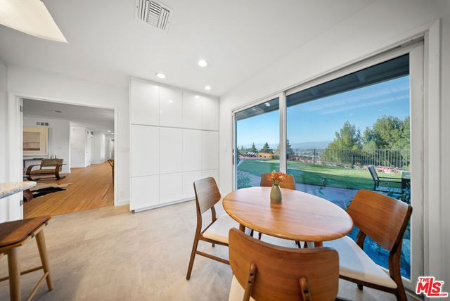 11107 Mountcastle Drive, Studio City, CA 91604