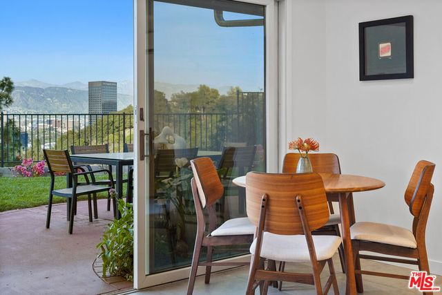 11107 Mountcastle Drive, Studio City, CA 91604