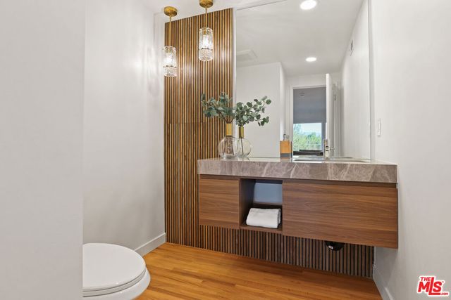 11107 Mountcastle Drive, Studio City, CA 91604