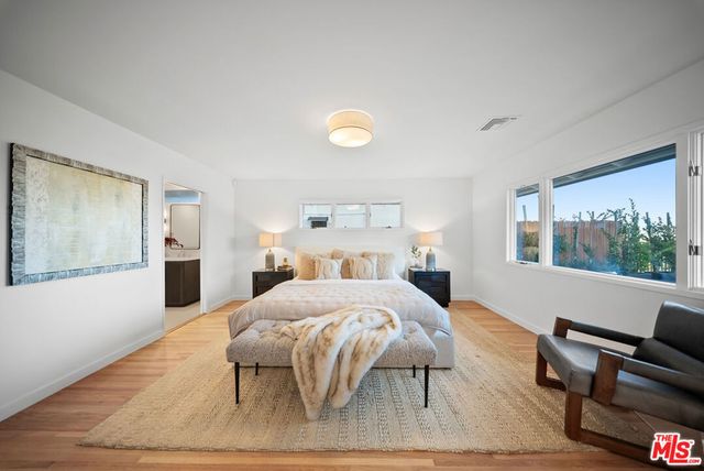 11107 Mountcastle Drive, Studio City, CA 91604