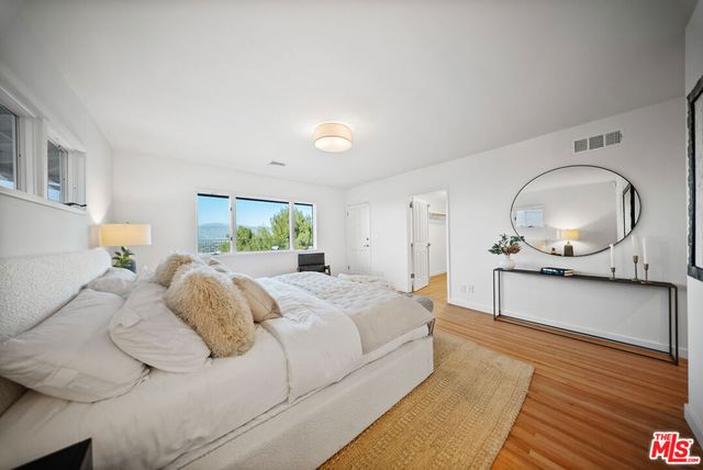 11107 Mountcastle Drive, Studio City, CA 91604
