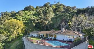 11107 Mountcastle Drive, Studio City, CA 91604