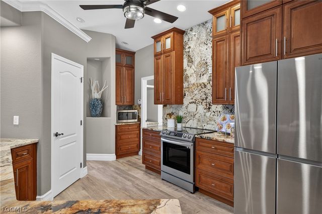 7407 Cobb RD, Bokeelia, FL 33922