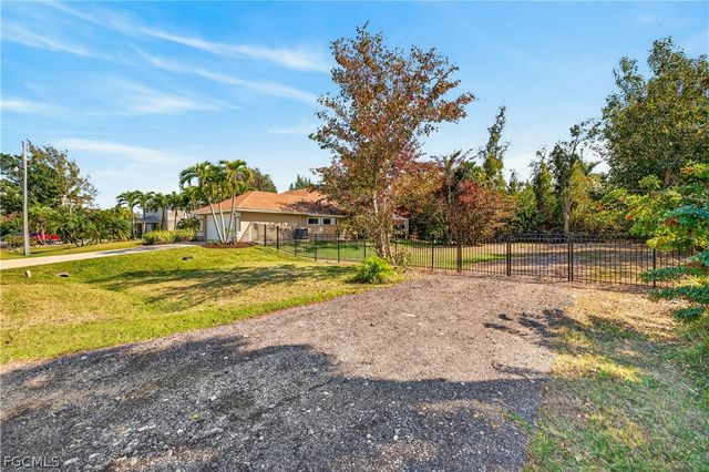 7407 Cobb RD, Bokeelia, FL 33922