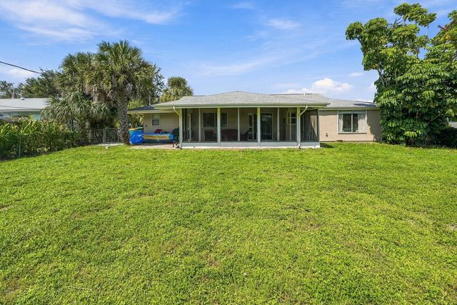 18663 KERRVILLE CIRCLE, Port Charlotte, FL 33948