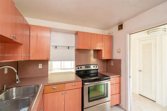 1850 NE 169th St 209, North Miami Beach, FL 33162