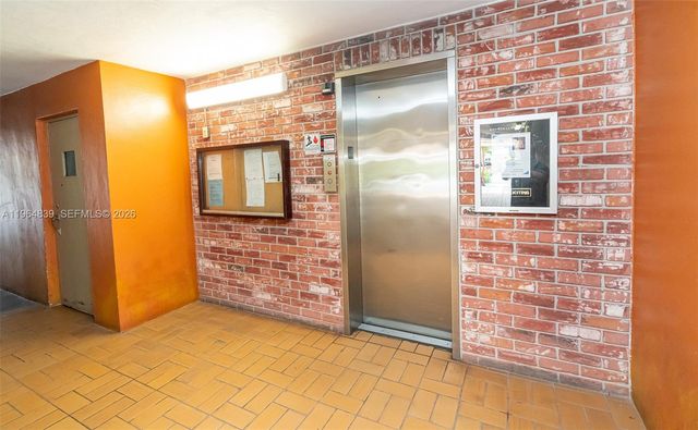 1850 NE 169th St 209, North Miami Beach, FL 33162