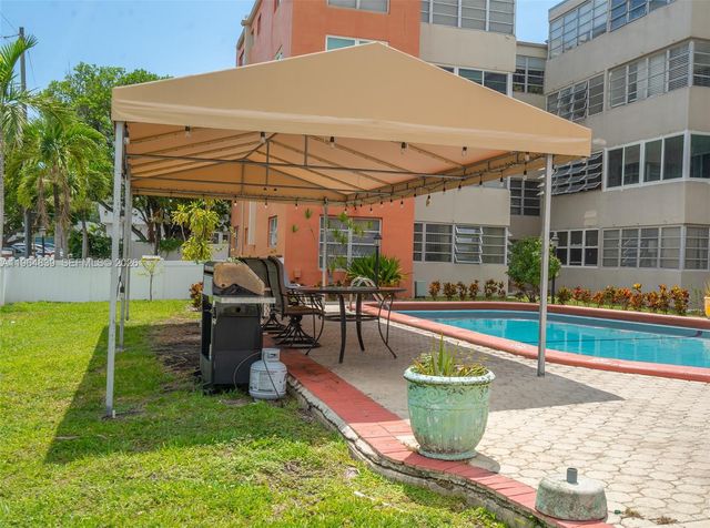 1850 NE 169th St 209, North Miami Beach, FL 33162