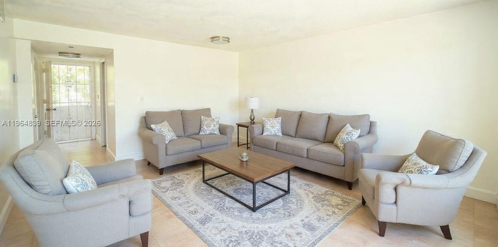 1850 NE 169th St 209, North Miami Beach, FL 33162