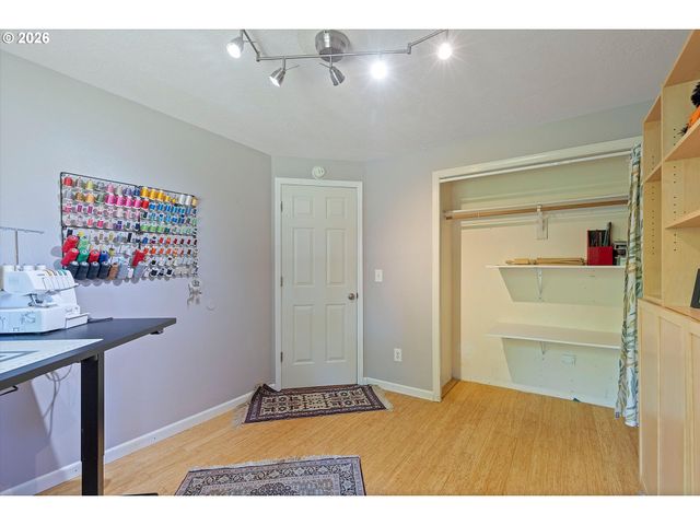 570 Sw HONEYSUCKLE Ct, Mc Minnville, OR 97128