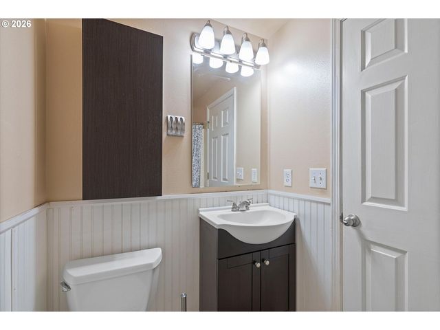 570 Sw HONEYSUCKLE Ct, Mc Minnville, OR 97128