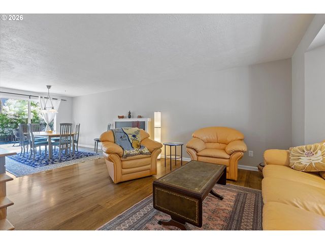 570 Sw HONEYSUCKLE Ct, Mc Minnville, OR 97128