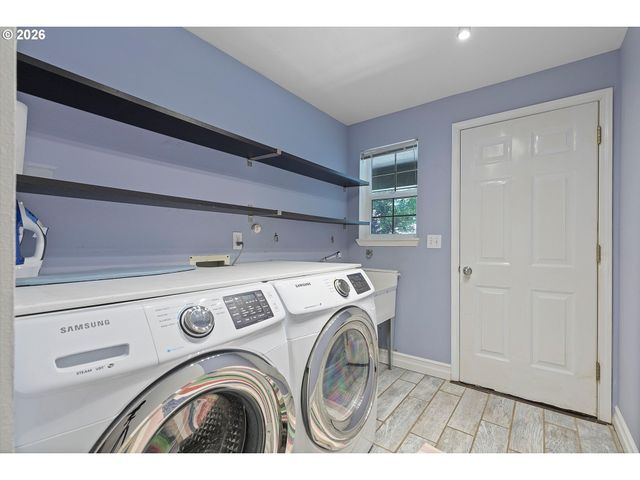 570 Sw HONEYSUCKLE Ct, Mc Minnville, OR 97128