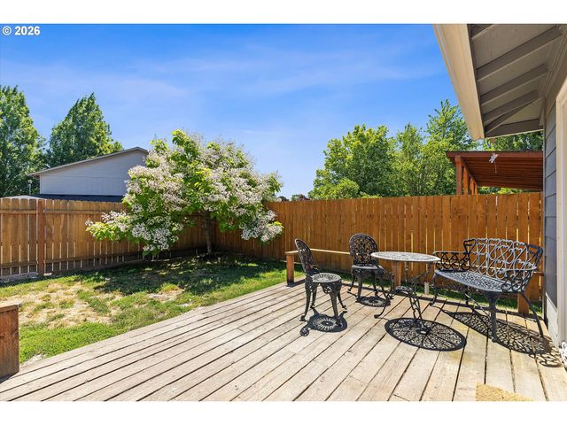 570 Sw HONEYSUCKLE Ct, Mc Minnville, OR 97128