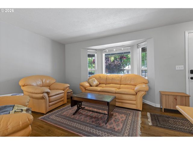 570 Sw HONEYSUCKLE Ct, Mc Minnville, OR 97128