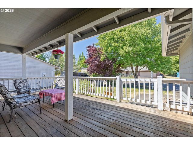 570 Sw HONEYSUCKLE Ct, Mc Minnville, OR 97128