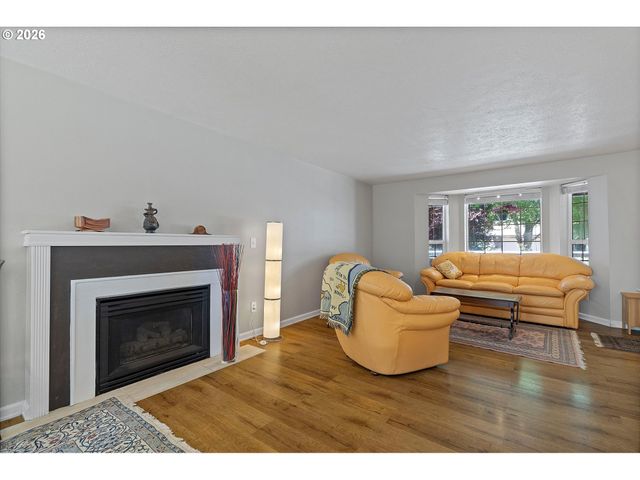 570 Sw HONEYSUCKLE Ct, Mc Minnville, OR 97128