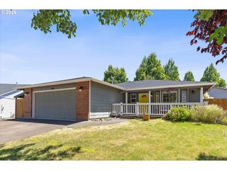 570 Sw HONEYSUCKLE Ct, Mc Minnville, OR 97128