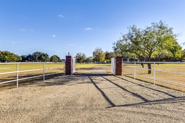 350 Turner Warnell Road, Mansfield, TX 76063