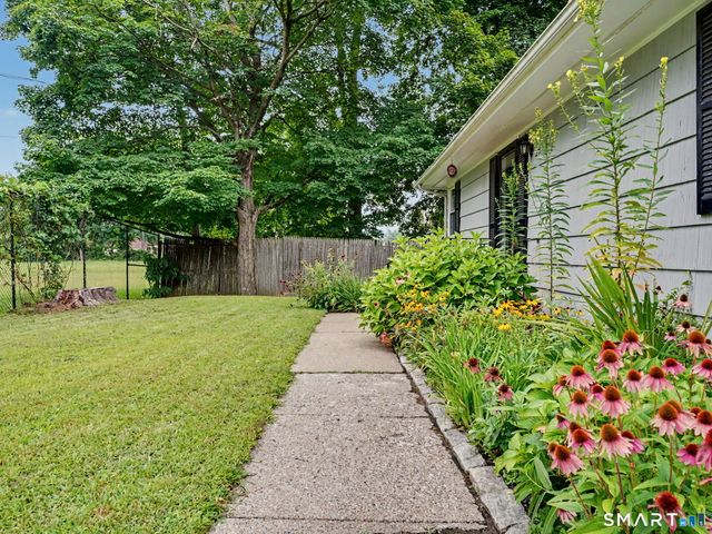 25 Elgin Avenue, Bethel, CT 06801