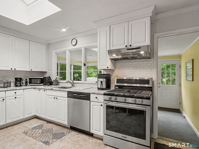 25 Elgin Avenue, Bethel, CT 06801
