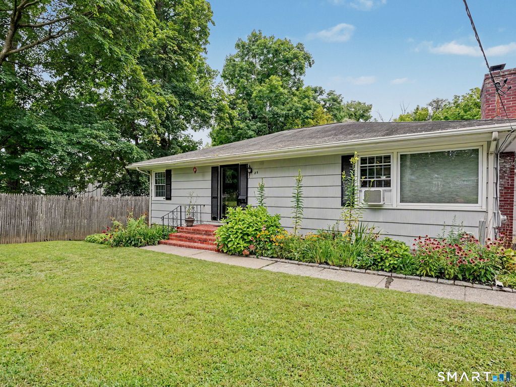 25 Elgin Avenue, Bethel, CT 06801