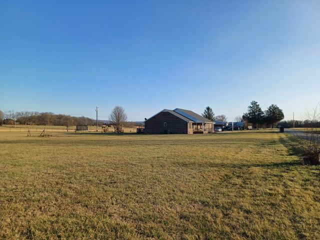 664 Hickory Grove Rd, Morrison, TN 37357