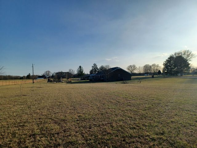 664 Hickory Grove Rd, Morrison, TN 37357