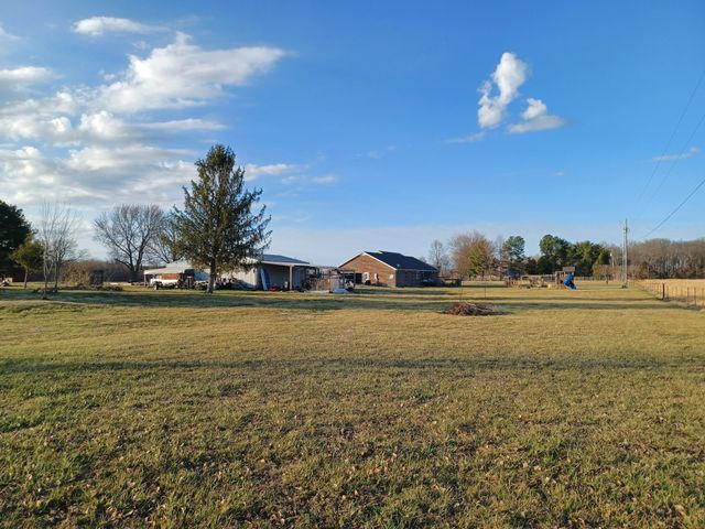 664 Hickory Grove Rd, Morrison, TN 37357