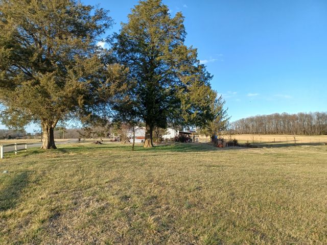 664 Hickory Grove Rd, Morrison, TN 37357