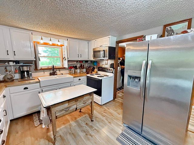 19332 River Lane, Wheatland, MO 65779