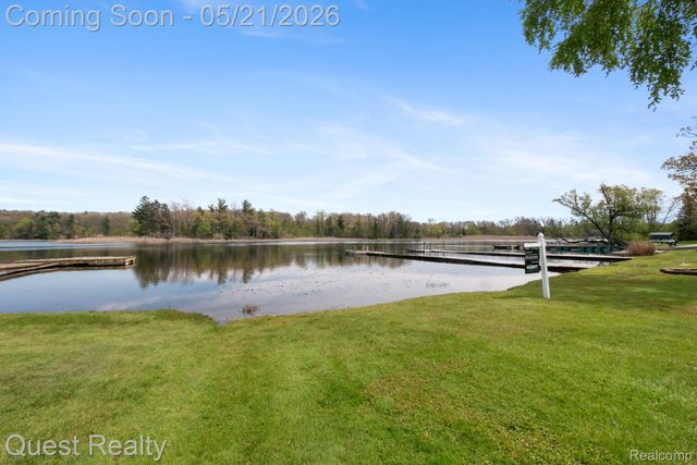 4806 Harding Avenue, Independence Charter Township, MI 48346